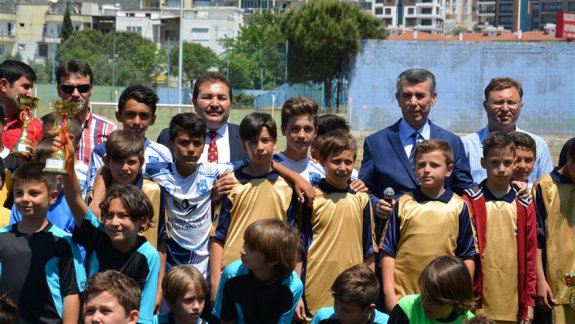  23 Nisan Ulusal Egemenlik ve Çocuk Bayramı  Futbol Turnuvası Ödülleri Verildi.