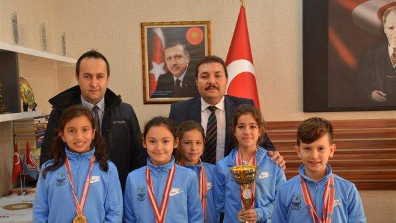Şehit Tümgeneral Aydoğan Aydın Ortaokulu Kız ve Erkek Öğrencileri Jimnastikte İl Şampiyonu