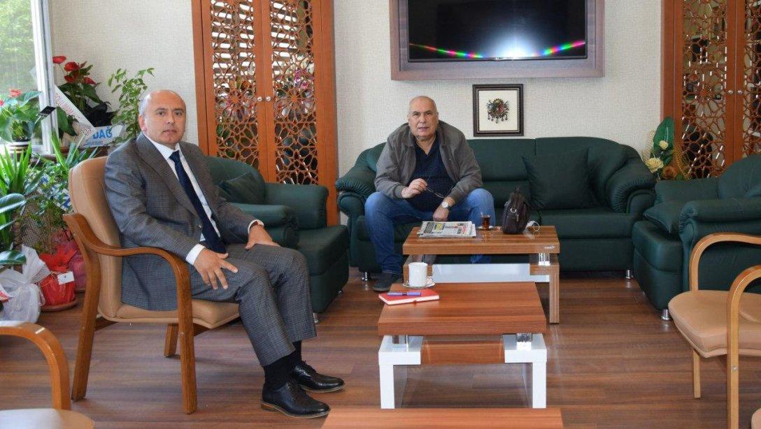 Gazeteci Aziz Han, İlçe Milli Eğitim Müdürümüz Yakup Özbek'i Ziyaret Etti.