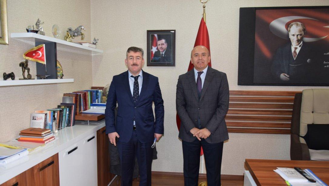 Kocaseyit Havaalanı Müdürü Taner ÖDEMİŞ, İlçe Milli Eğitim Müdürümüz Yakup ÖZBEK'i Ziyaret Etti.