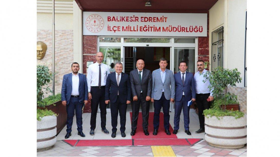 Balıkesir Büyükşehir Belediyesi Ulaşım Müdürleri, İlçe Milli Eğitim Müdürlüğümüzü Ziyaret Etti