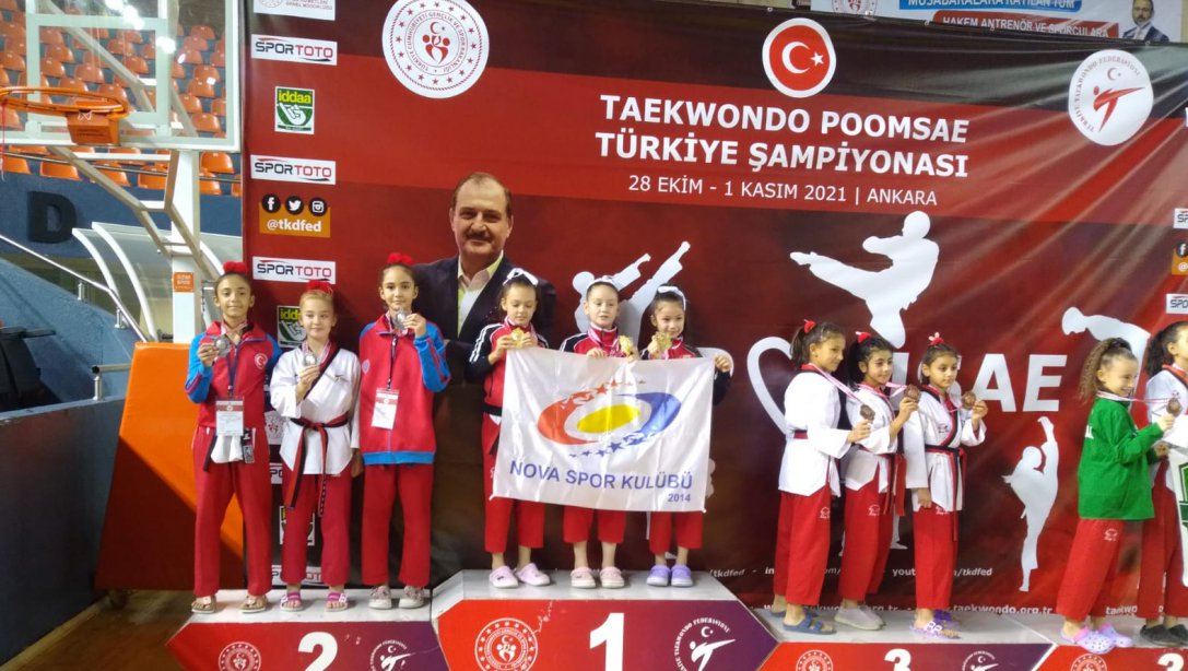 75. Yıl Ortaokulu, Remzi Molvalıoğlu Ortaokulu ve Akçay Şehit Halil Kantarcı Ortaokulu Öğrencileri Tekvando Türkiye Şampiyonası'nda Takım Halinde Derece Elde Ettiler
