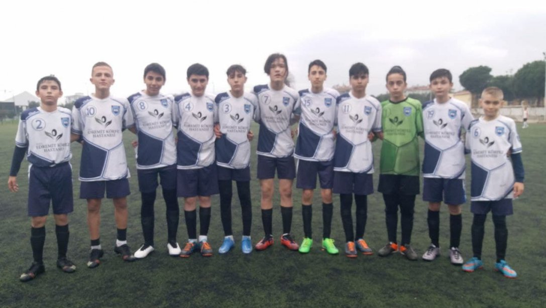 Yıldız Erkekler Futbol Müsabakalarında Remzi Molvalıoğlu Ortaokulu Körfez Birincisi Oldu