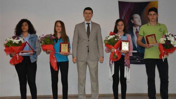 Edremitte Edebiyat Rüzgârları Projesinin Son Ödül Töreni Gerçekleştirildi.