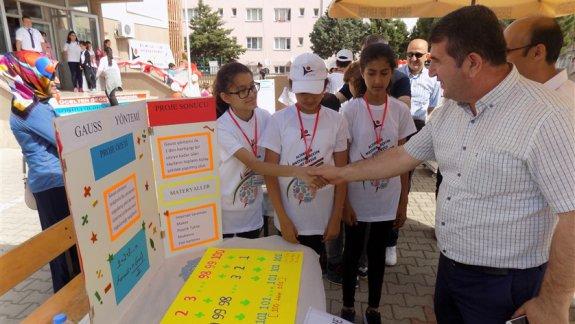 Altınoluk Mustafa Erçetin Ortaokulu Öğrencilerinden 4006 TÜBİTAK Bilim Fuarı Sergisi