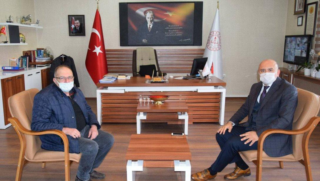 Edremit Ticaret Borsası Meclis Başkanı Ali Rıza Timur, İlçe Milli Eğitim Müdürümüz Yakup Özbek'i Ziyaret Etti.