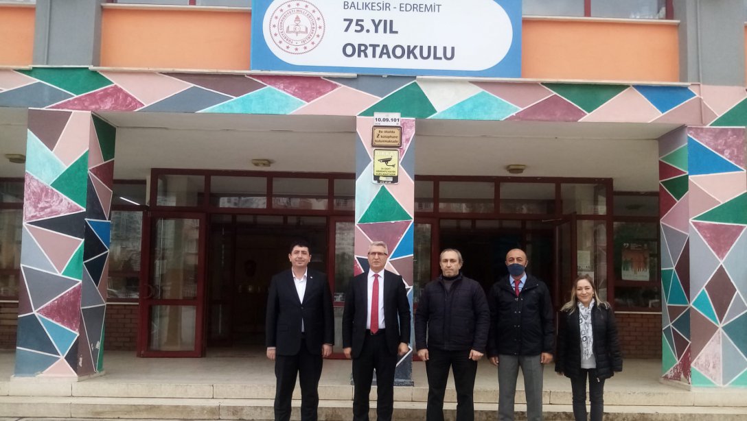 İlçe Milli Eğitim Müdürümüz Yaşar CİĞER, 75. Yıl Ortaokulu ve Şehit Öğretmenler İlkokulunu Ziyaret Etti.
