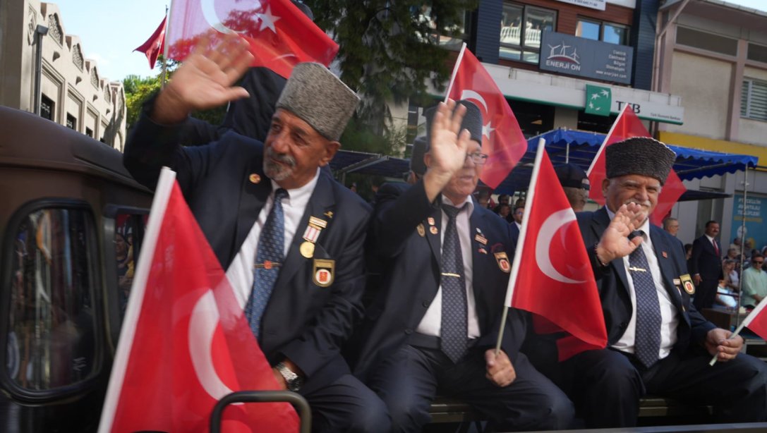 9 Eylül Edremit'in Kurtuluşu Coşkuyla Kutlandı