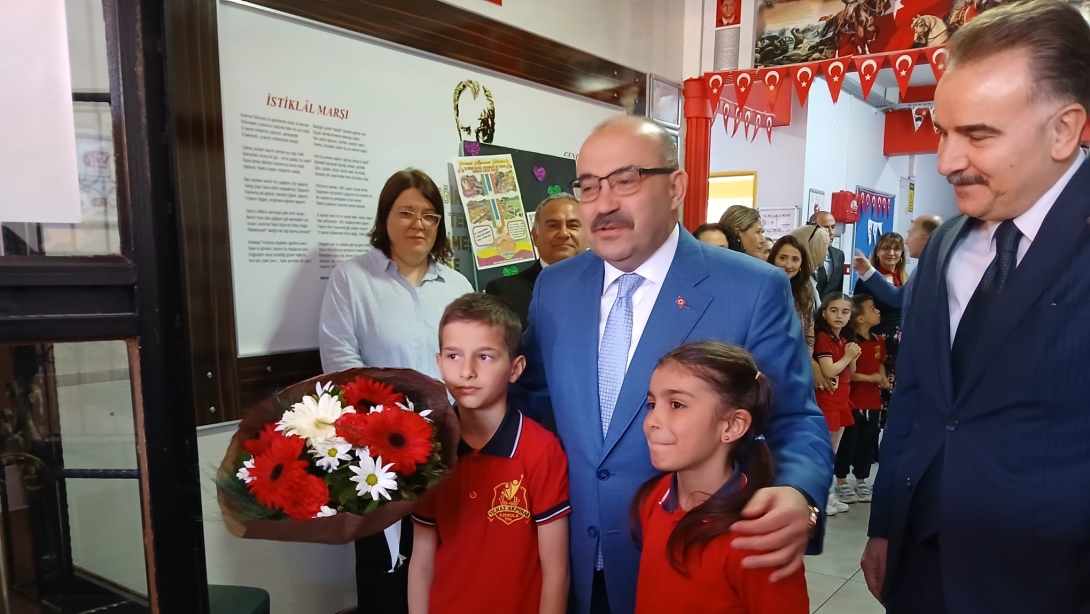 Çocuk Ṣenliği Coṣkuyla Kutlandı
