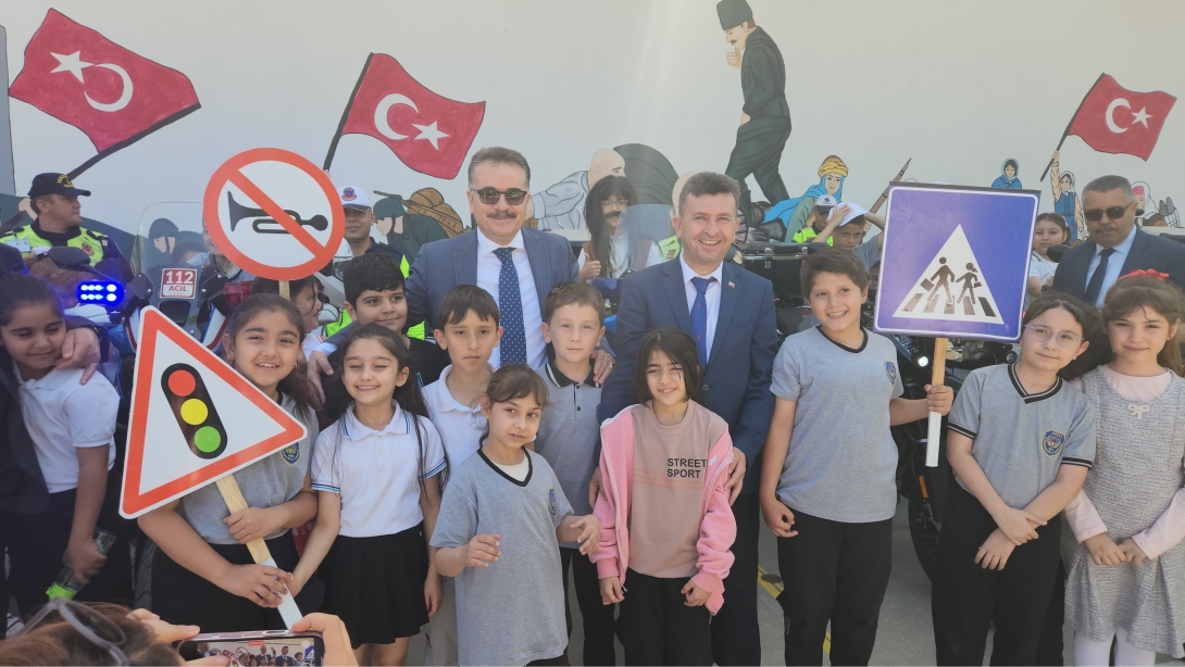 Trafik Ve İlkyardım Haftası Kutlama Programı Gerçekleştirildi
